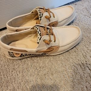 Leopard Sperrys 10.5 women's